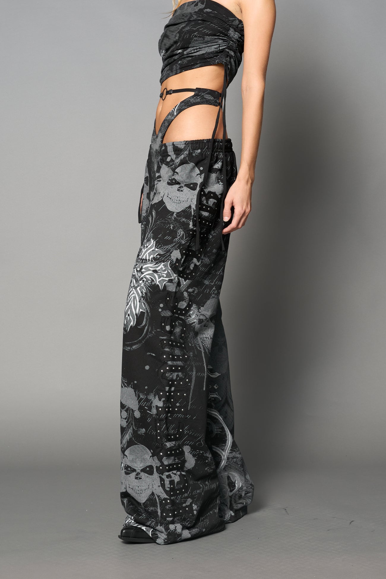 NAMILIA Beverly Hills G - String Sweatpants - BLACK-PRINT, xs