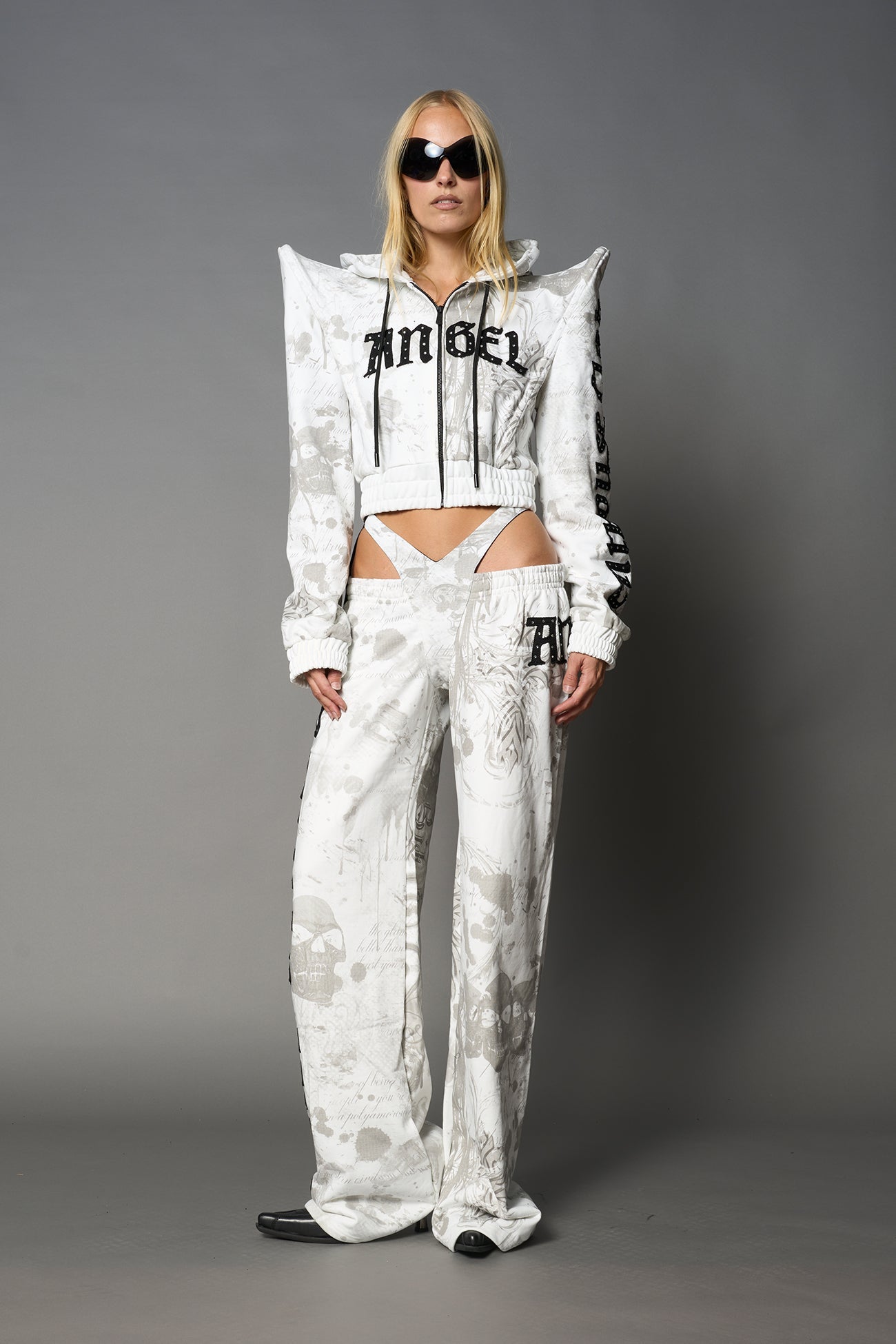 NAMILIA Beverly Hills G - String Sweatpants - WHITE-PRINT, xs