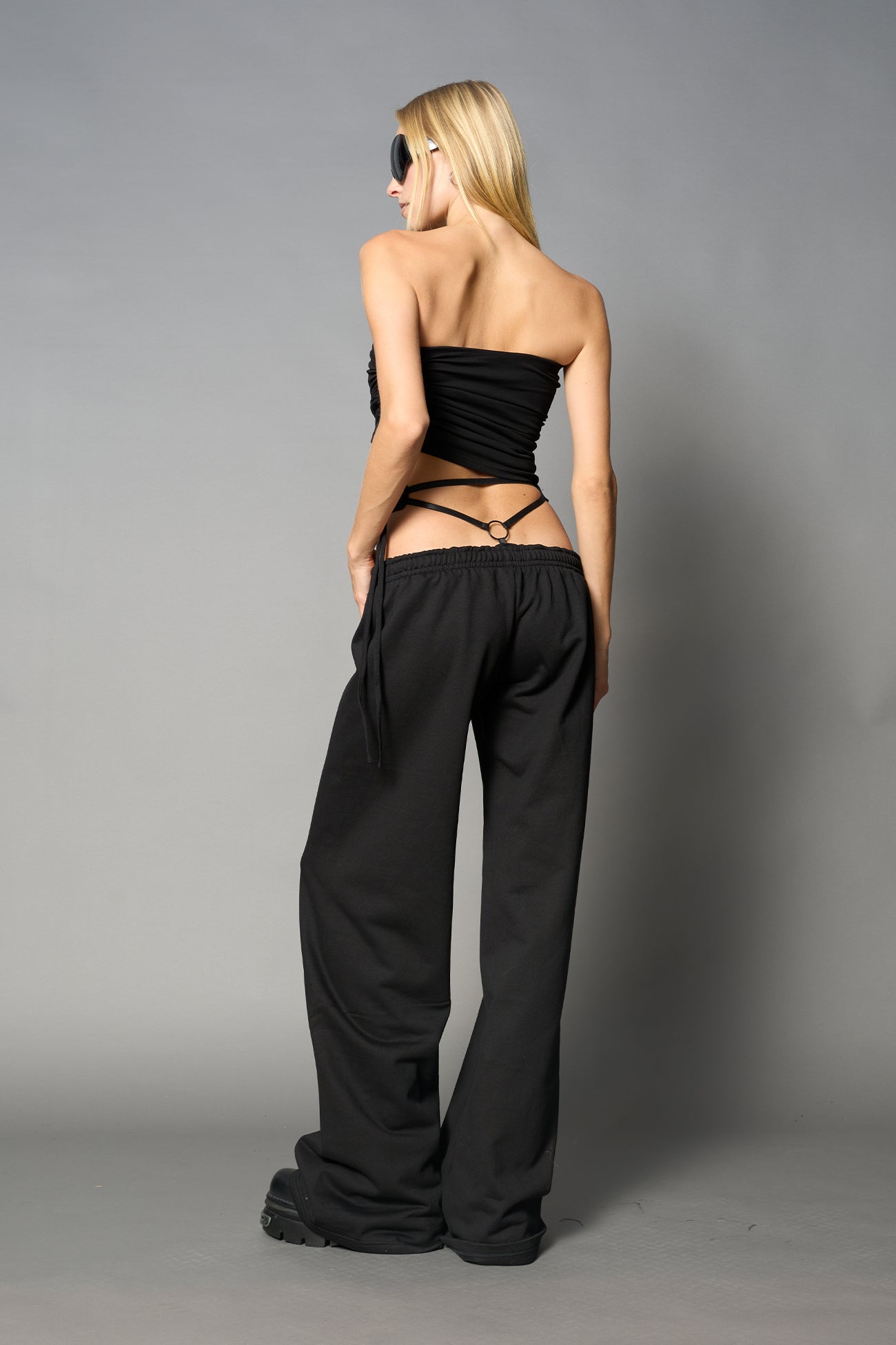NAMILIA Beverly Hills G - String Sweatpants - BLACK, xs