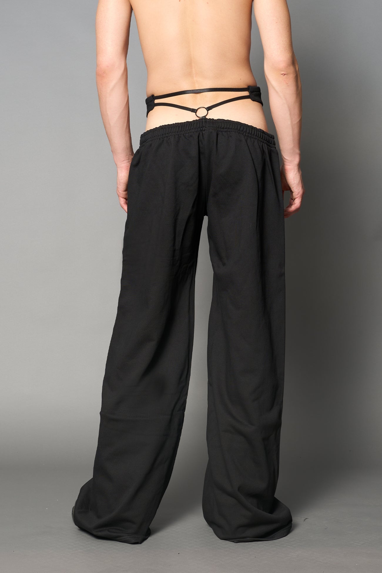 NAMILIA Beverly Hills G - String Sweatpants - BLACK, xs