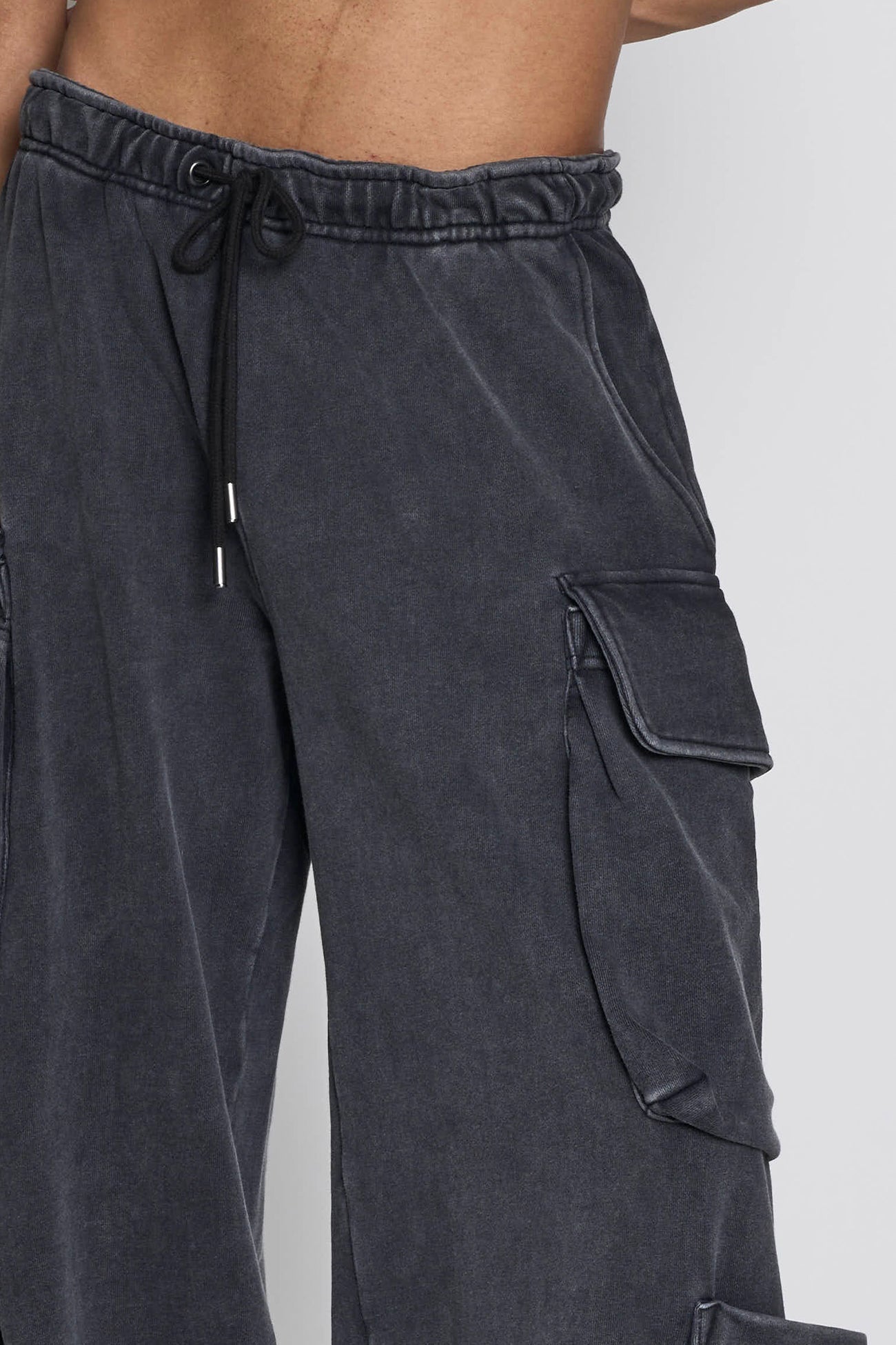 NAMILIA Cargo Sweatpants - Washed Black, xs