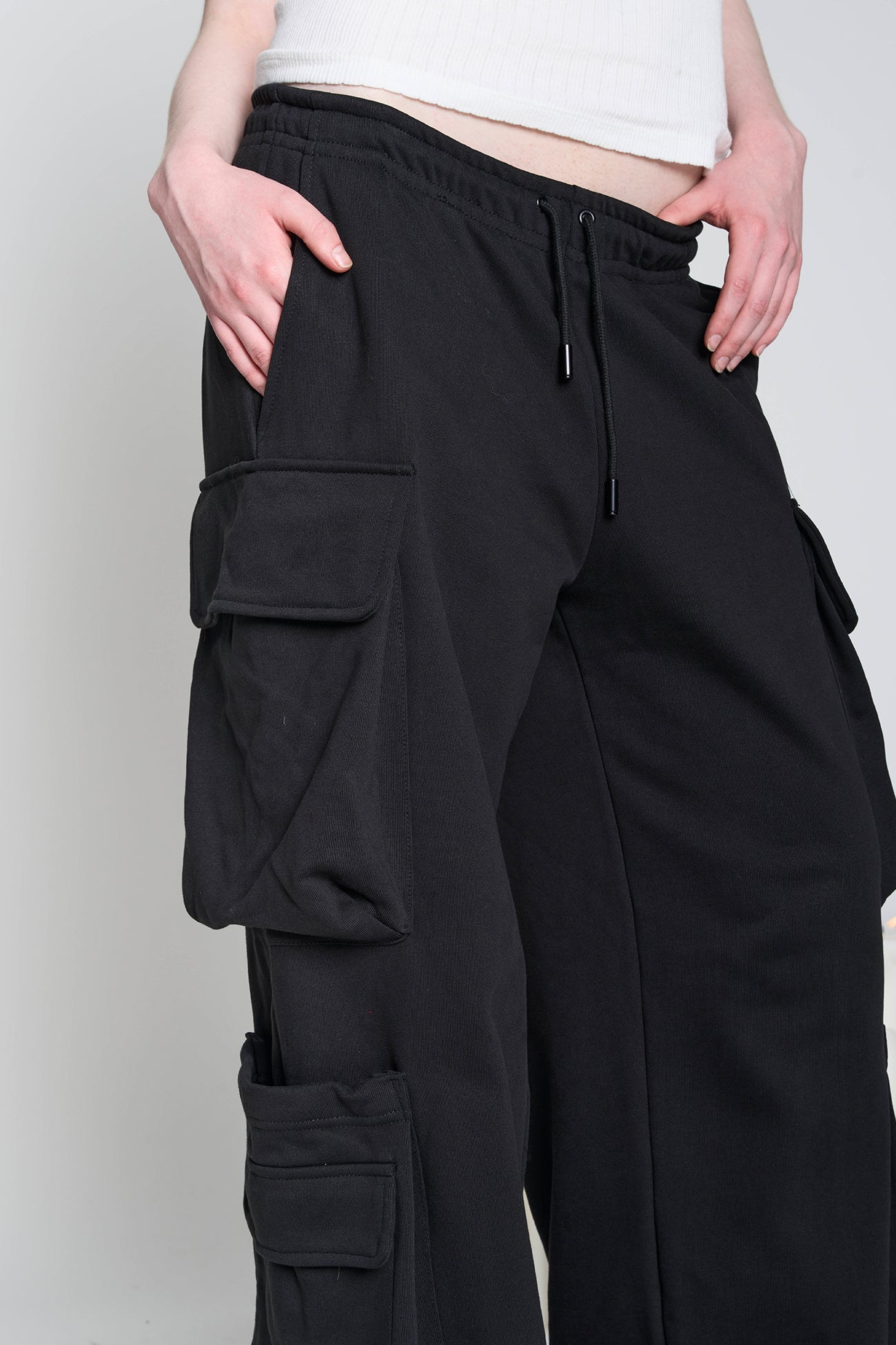 NAMILIA Cargo Sweatpants - Black, xs