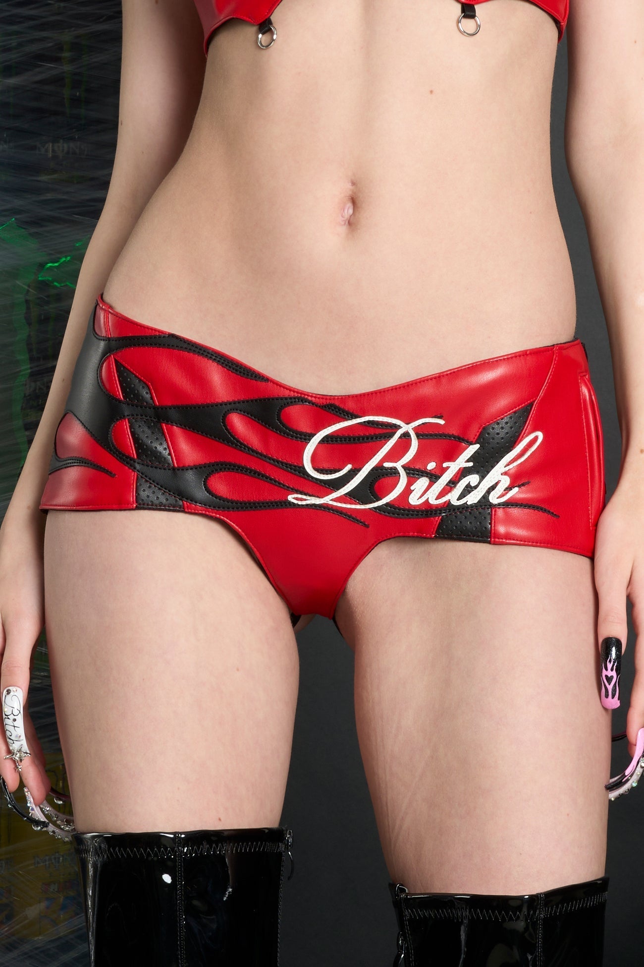 NAMILIA Mistress Backless Hot Pants - RED, xs
