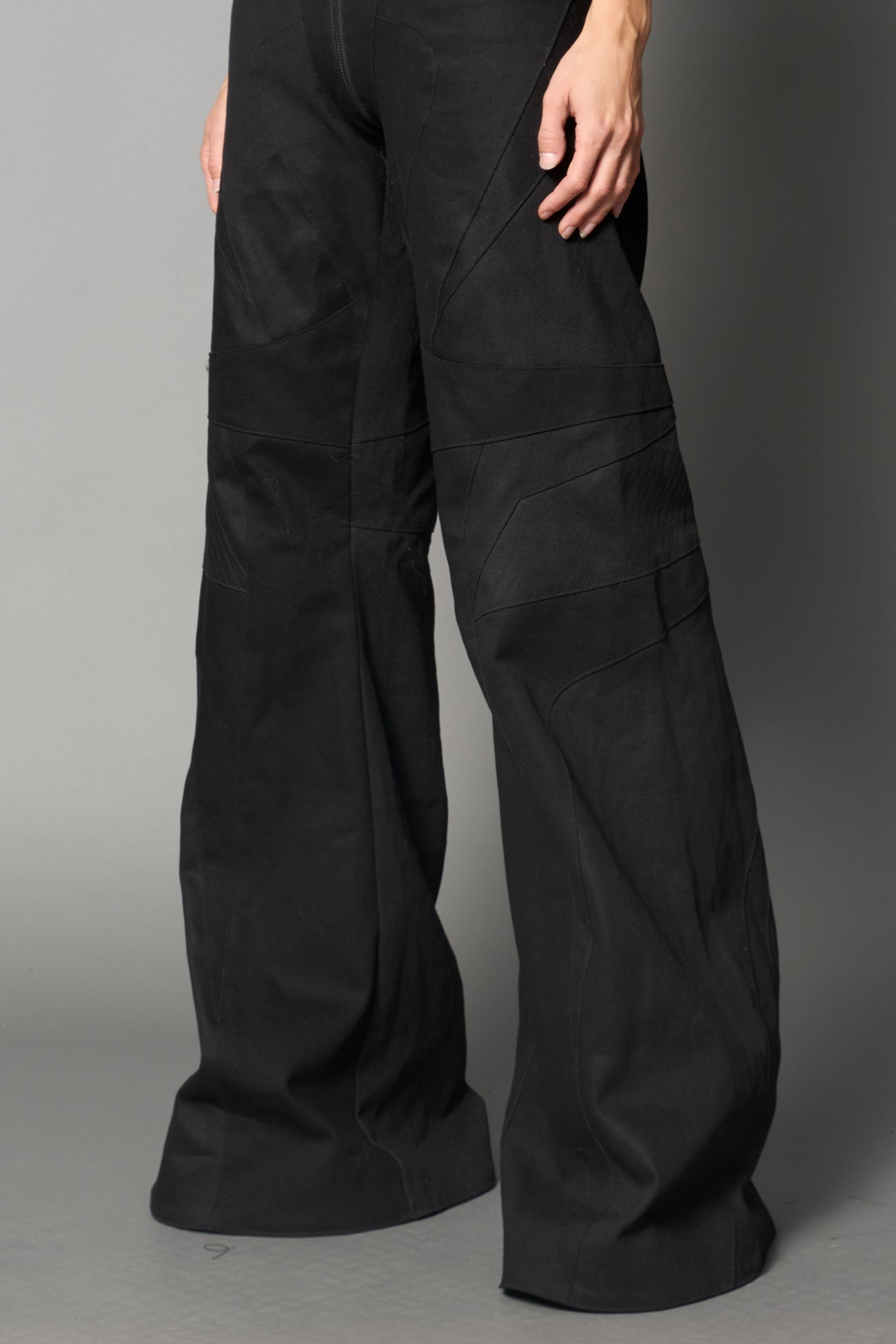 NAMILIA Moto Thong Pants - BLACK, xs