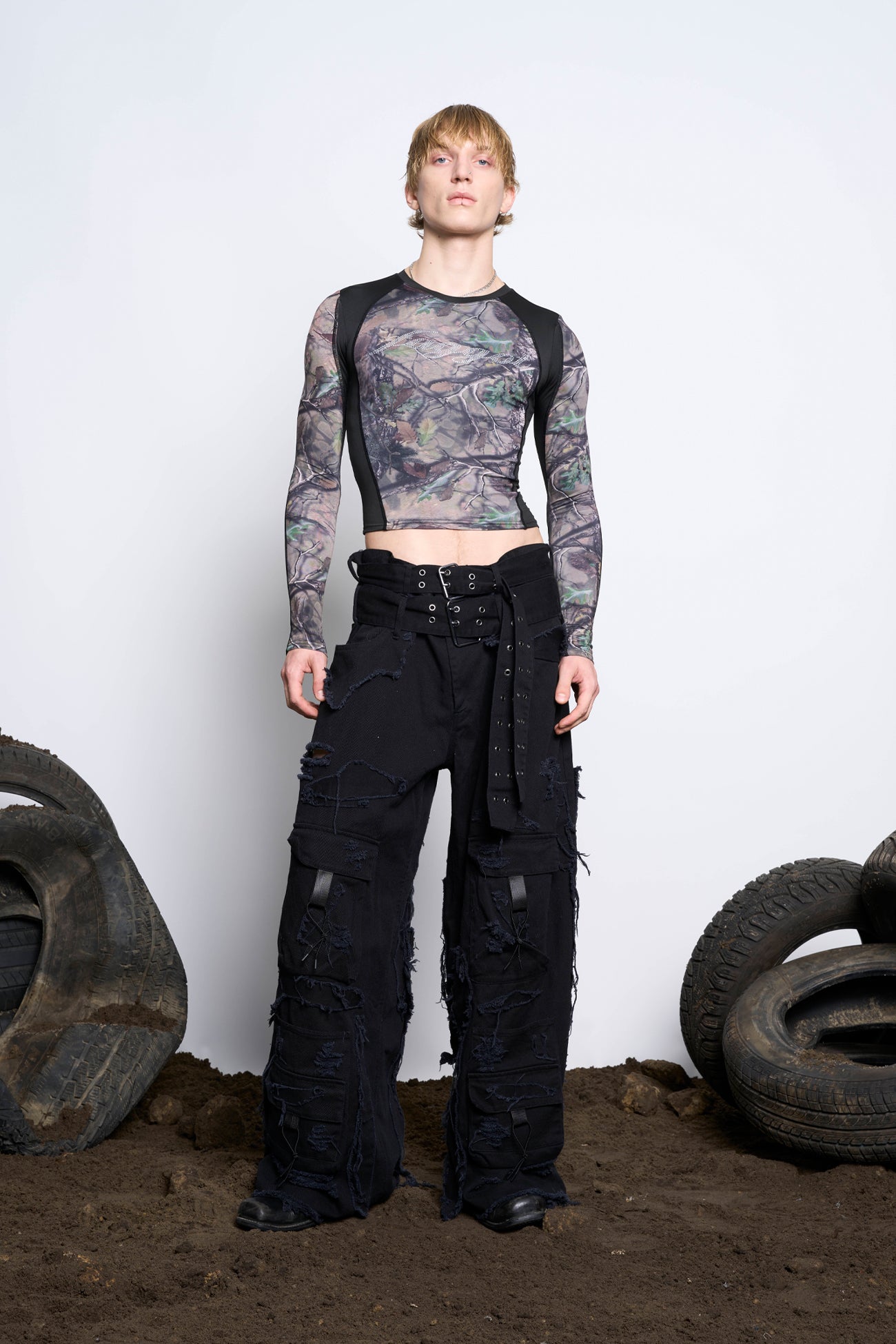 NAMILIA Distressed Cargo Pants - Black, xs