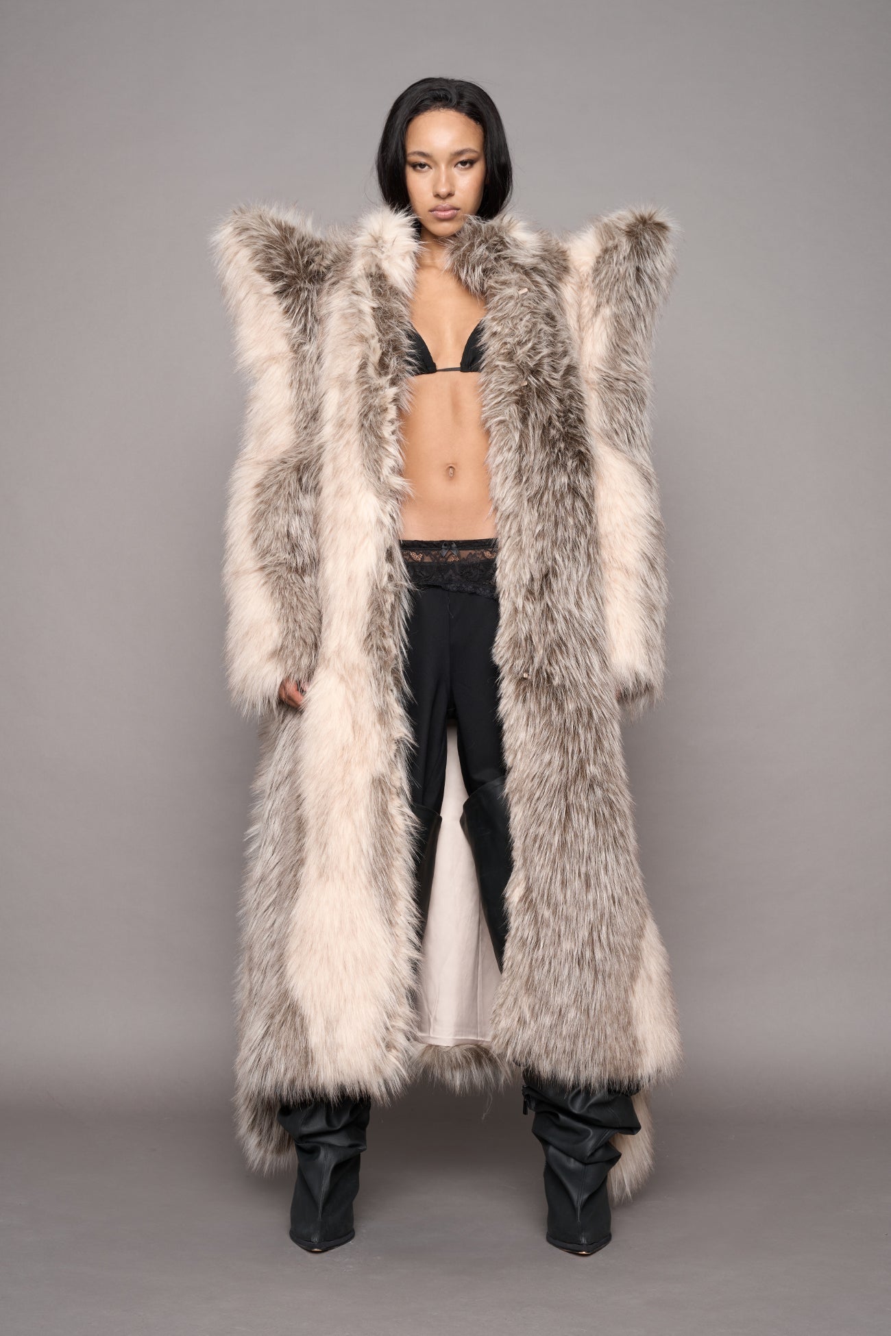 NAMILIA Doomsday Faux Fur Coat - dune, s