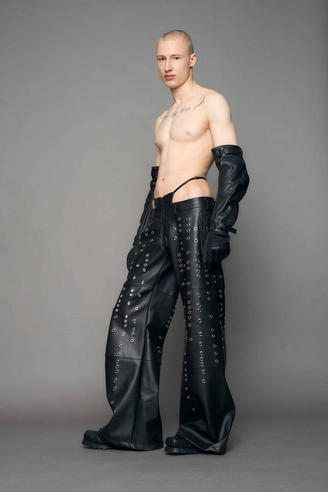NAMILIA Eyelet Thong Pants - black, xs