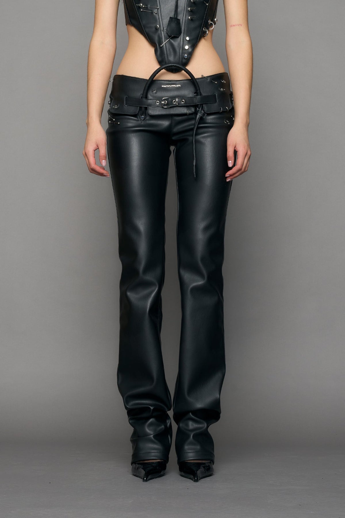 NAMILIA Heiress Handbag Pants - black silver, xs