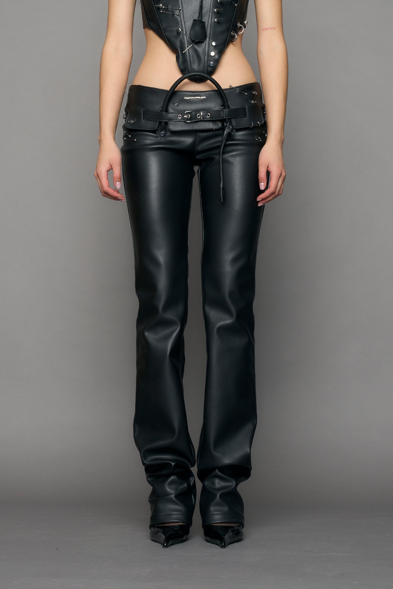 NAMILIA Heiress Handbag Pants - black silver, xs