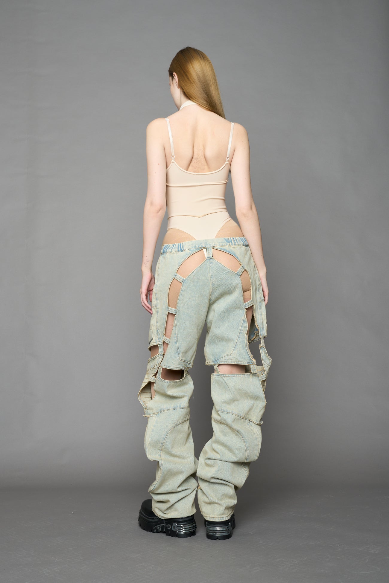 NAMILIA Layered Contour Body - BEIGE, xs