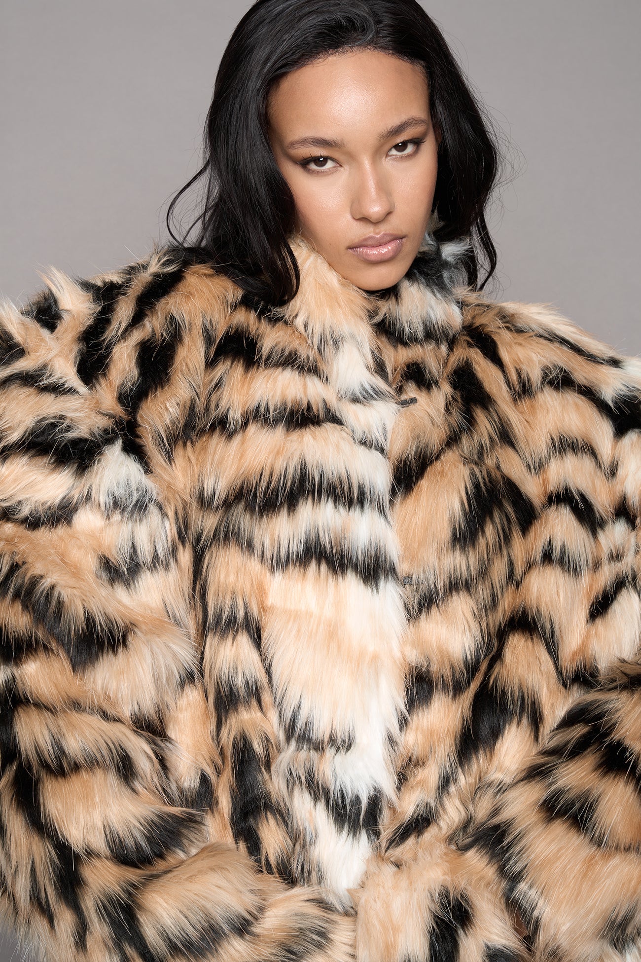 NAMILIA Midnight Faux Fur Coat - Tiger, s