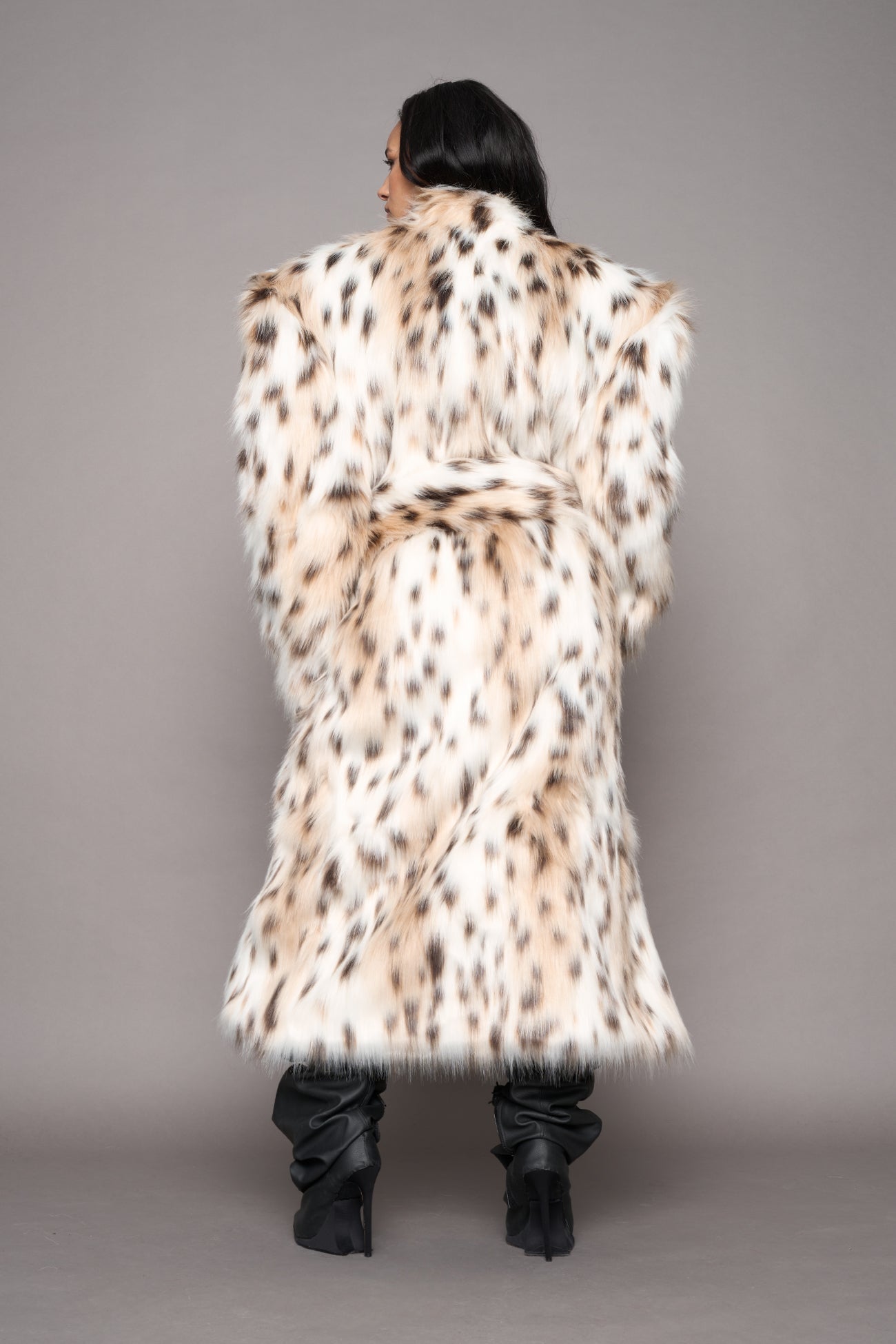 NAMILIA Midnight Faux Fur Coat - snow lynx, s