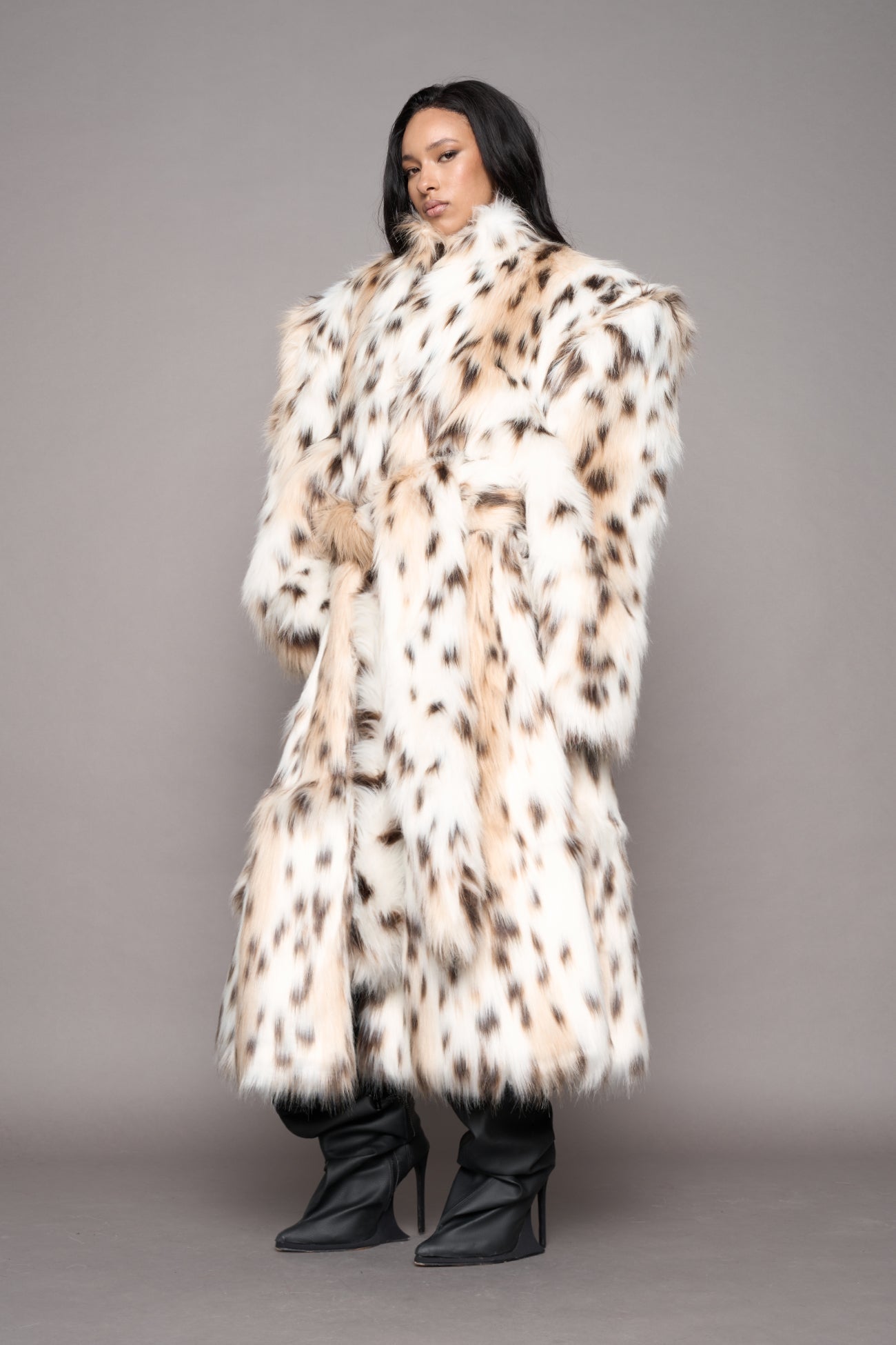 NAMILIA Midnight Faux Fur Coat - snow lynx, s