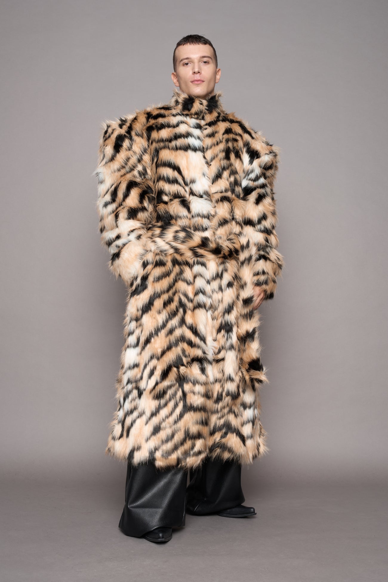NAMILIA Midnight Faux Fur Coat - Tiger, s