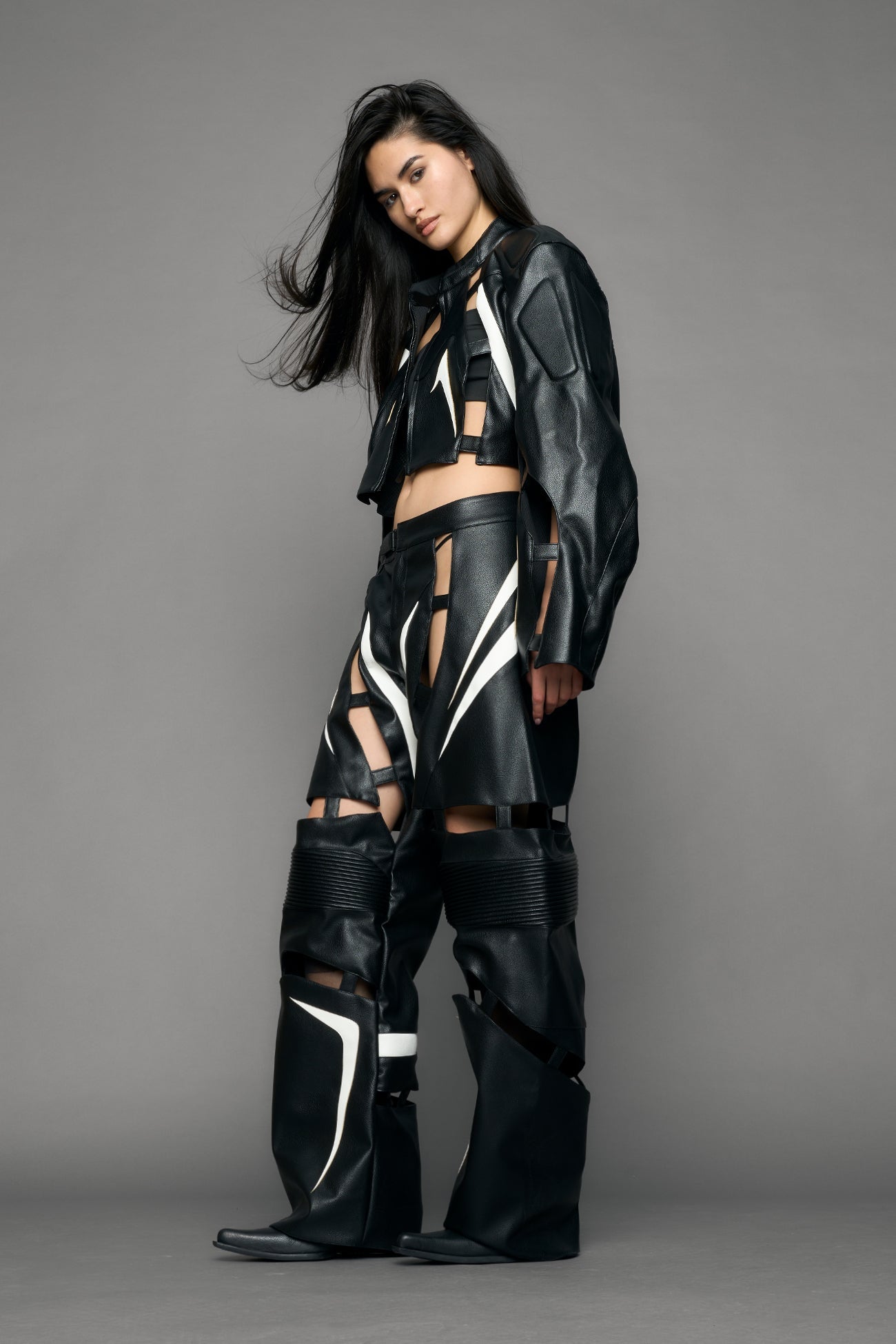 NAMILIA Octane Moto Floating Crop Jacket - black white, xs