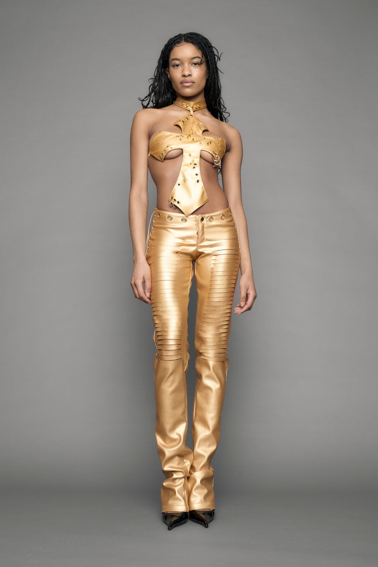 NAMILIA Pierced Cross Top - gold, xs