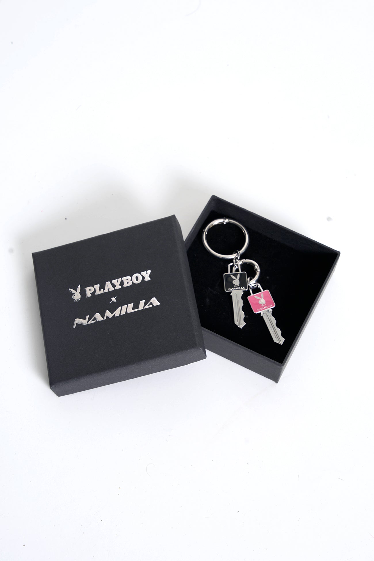 NAMILIA Playboy Key Charm - Black / PINK, onesize