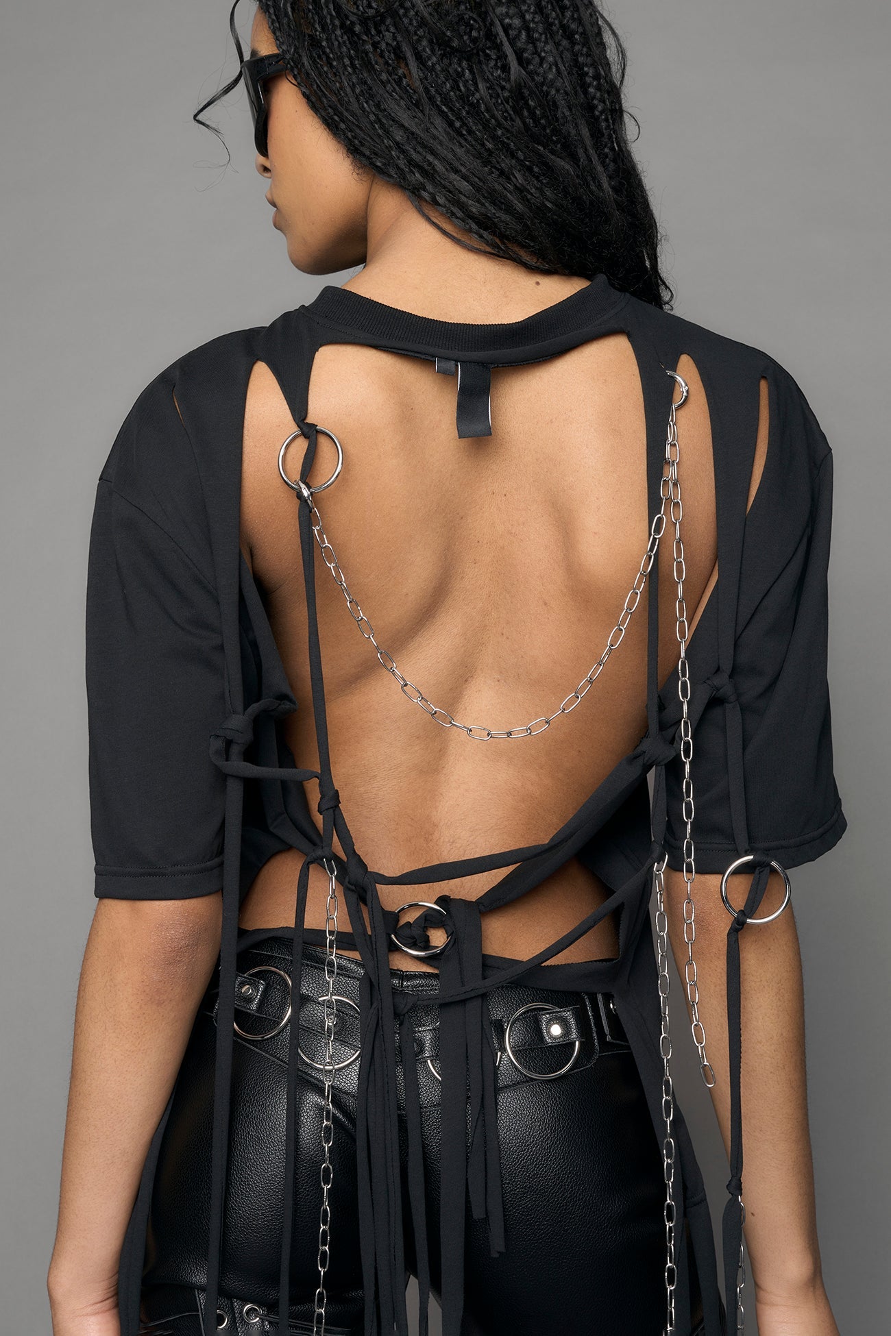 NAMILIA Shredded Chain T-Shirt - black, xs