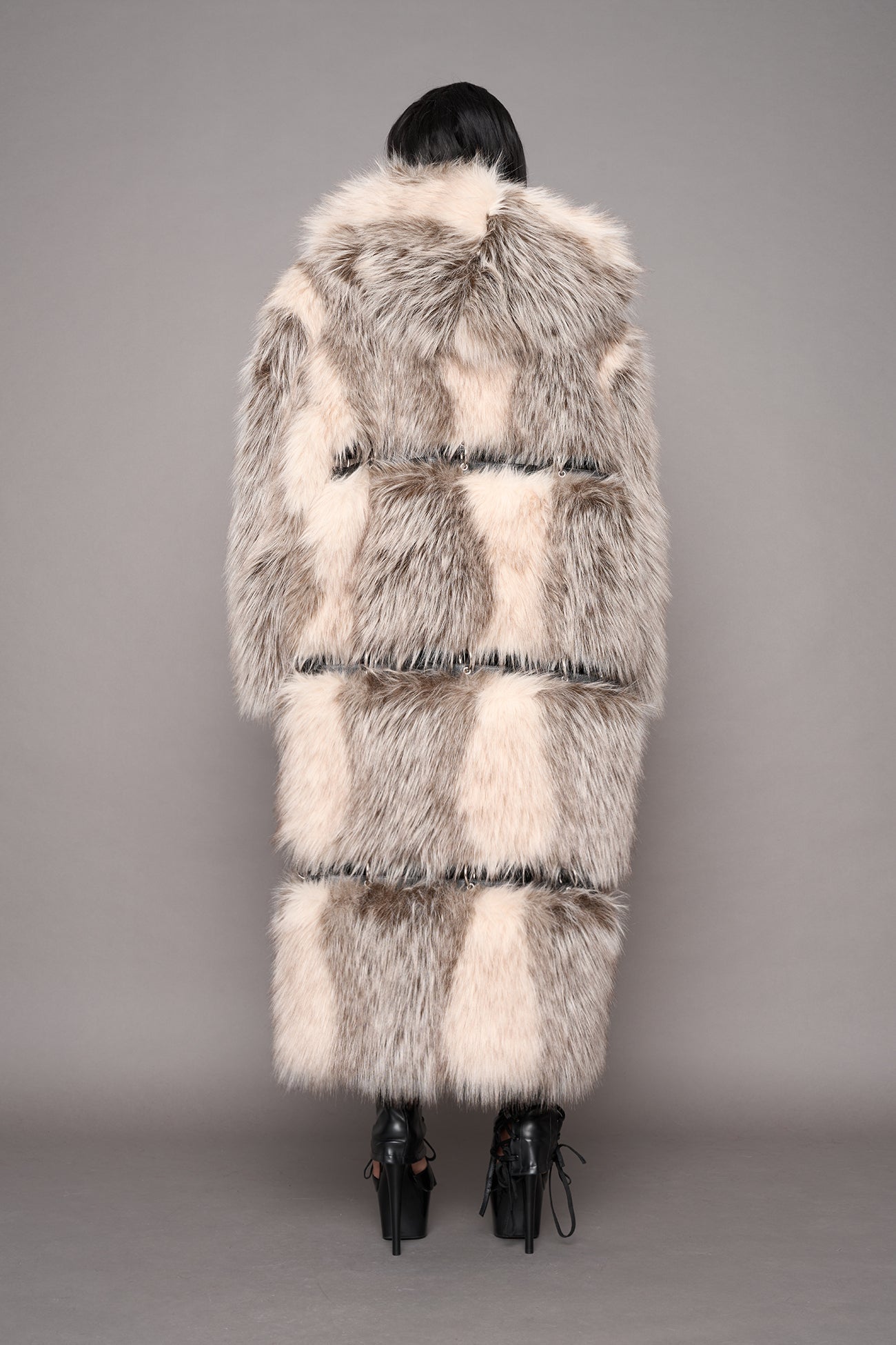 NAMILIA Vip Detachable Faux Fur Coat - dune, s