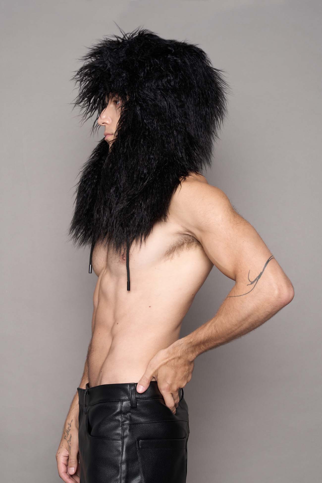NAMILIA Vip Faux Fur Hat - Black, s