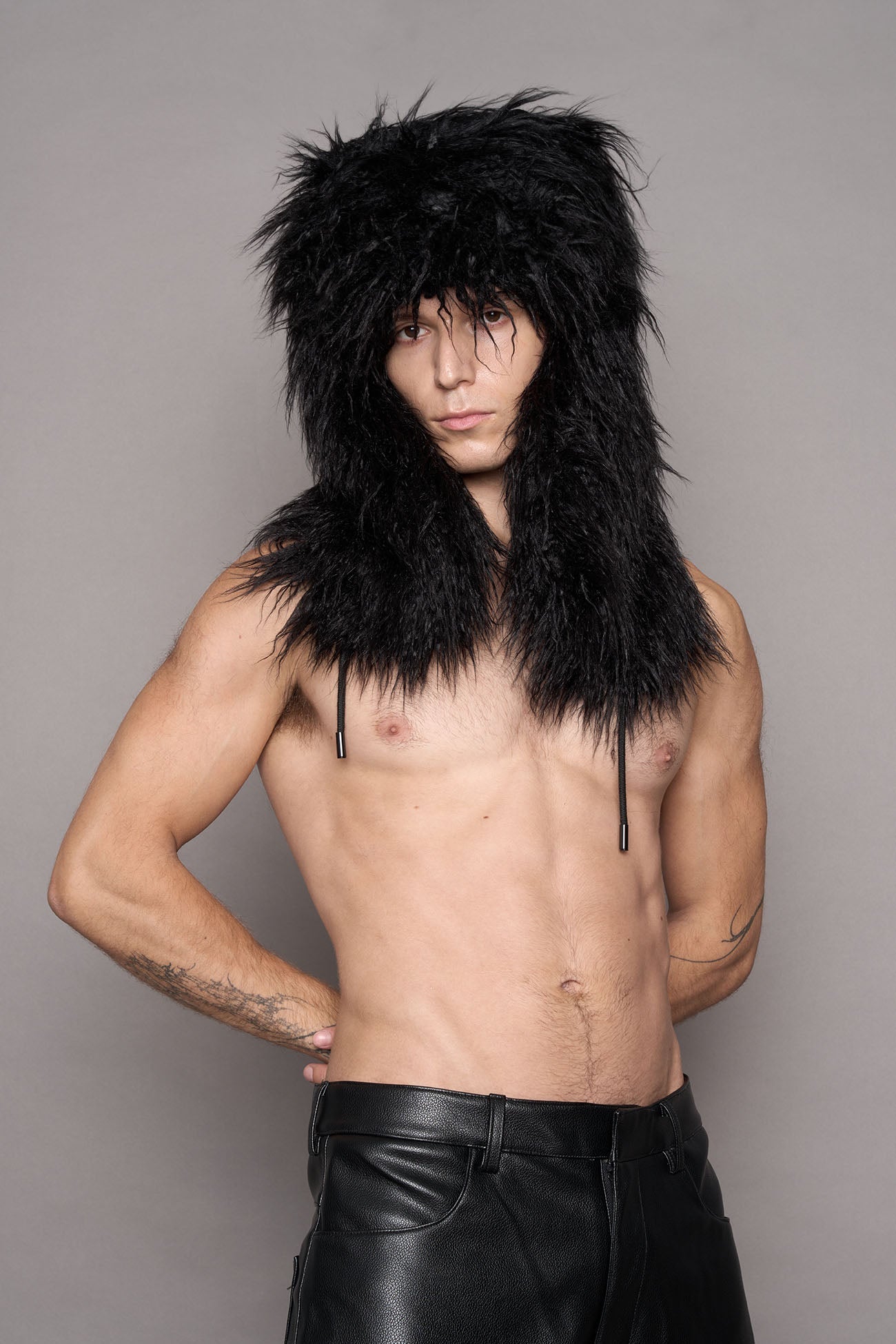 NAMILIA Vip Faux Fur Hat - Black, s